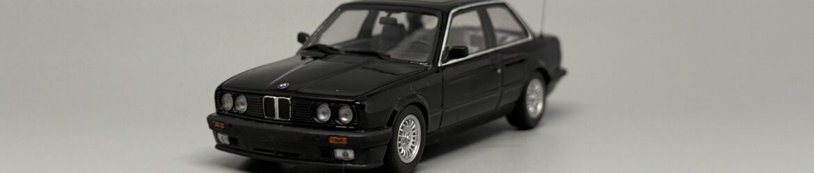 320i (E30)_1